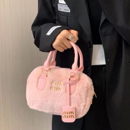 Сумочка хутряна miu miu