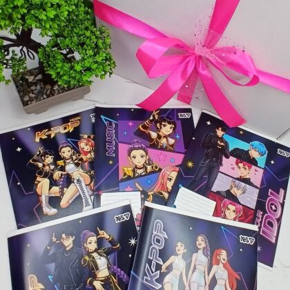 Зошит K-POP Huntrix Yes в клітинку 18 аркушів Хантрікс